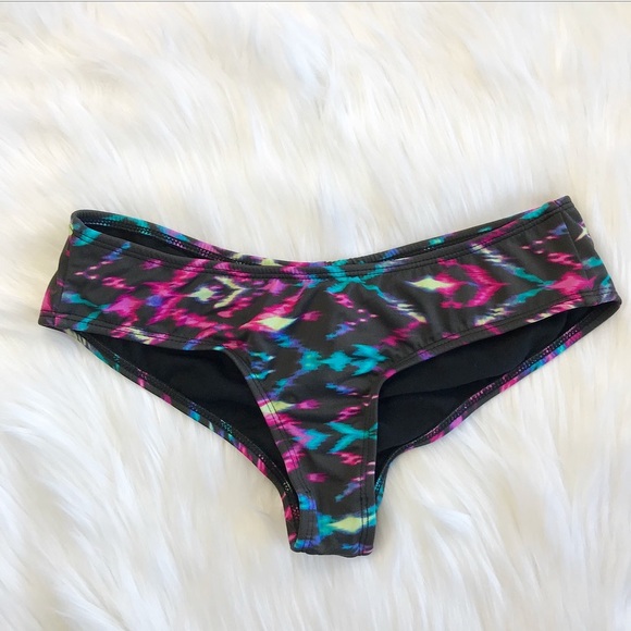 Other - {Boutique} Printed Cheeky Bikini Bottoms